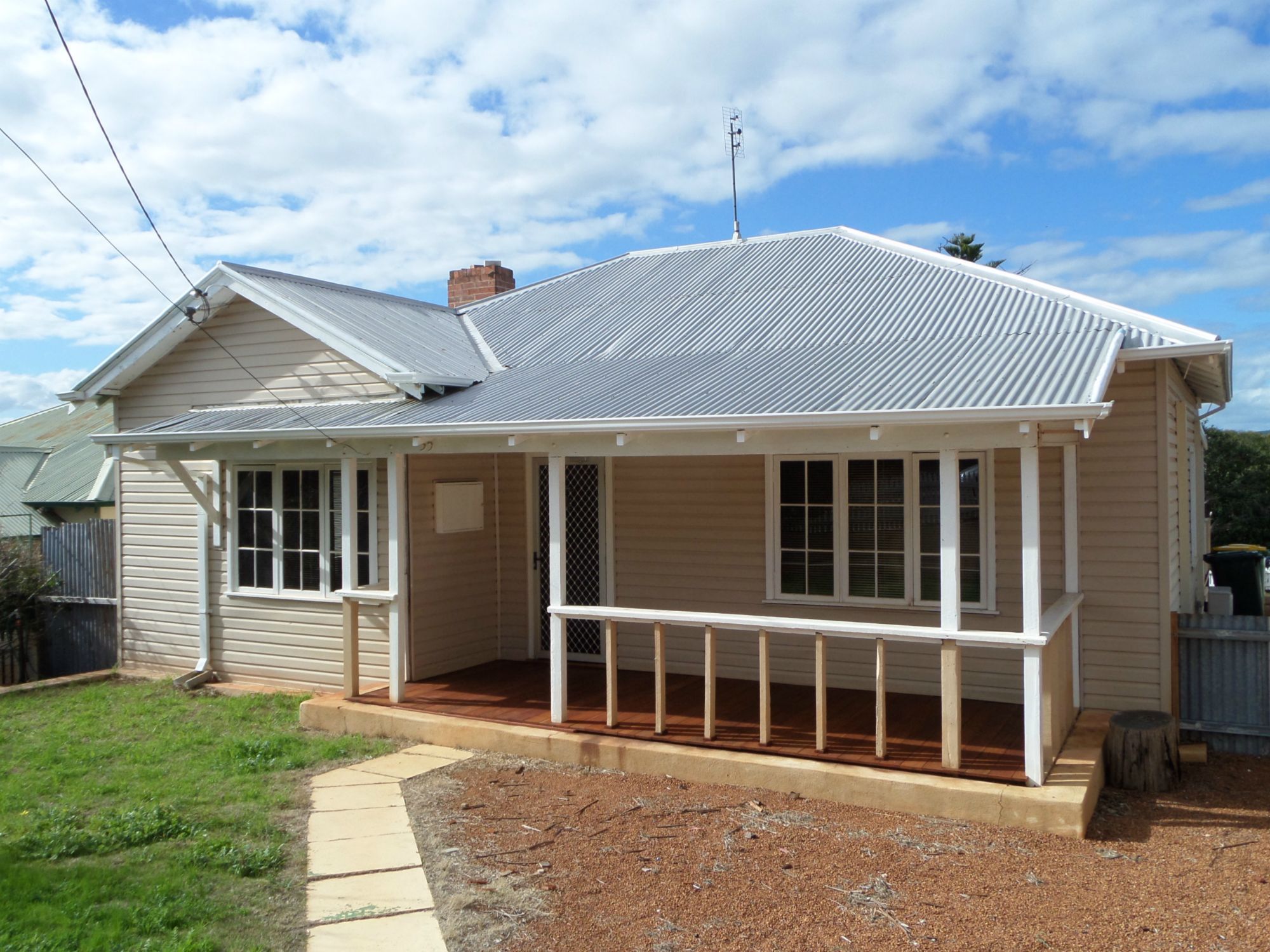 Tony Maddox Real Estate 3 bedroom country home located in Toodyay